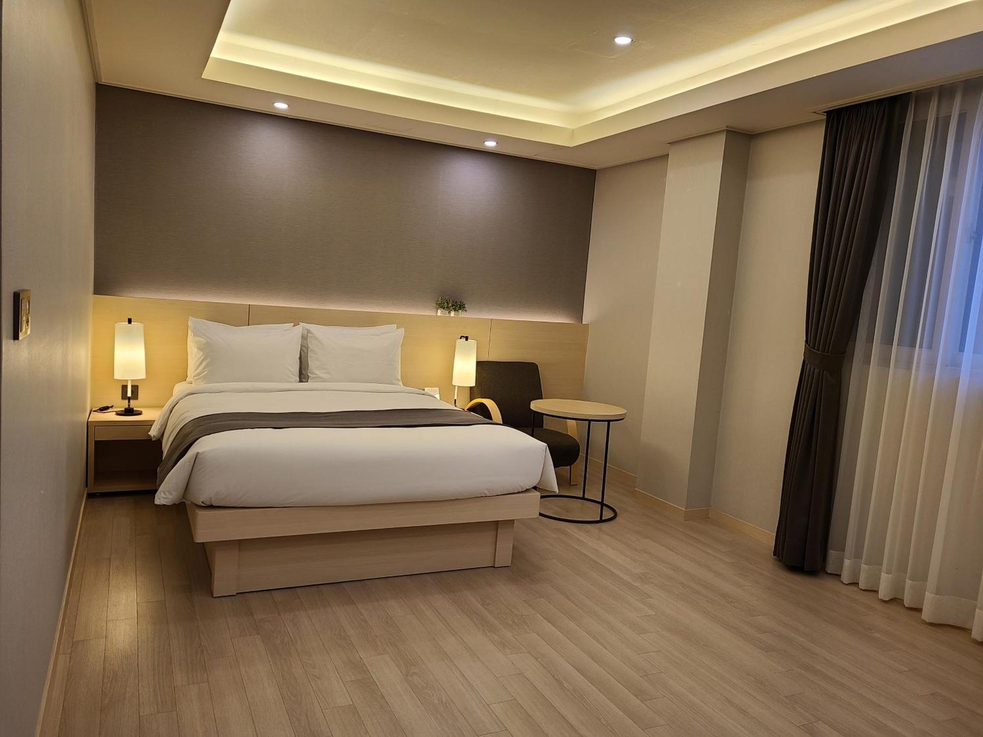 New Donghae Tourist Hotel Экстерьер фото