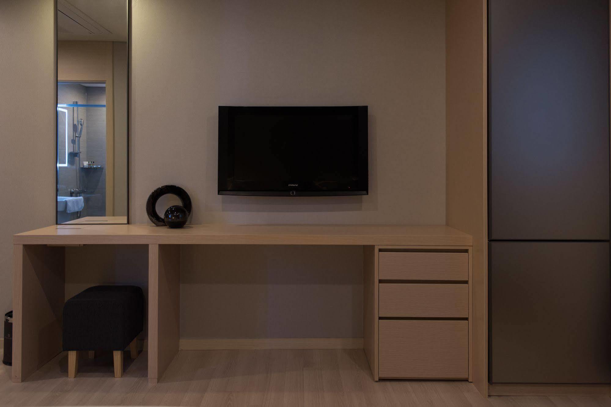 New Donghae Tourist Hotel Экстерьер фото