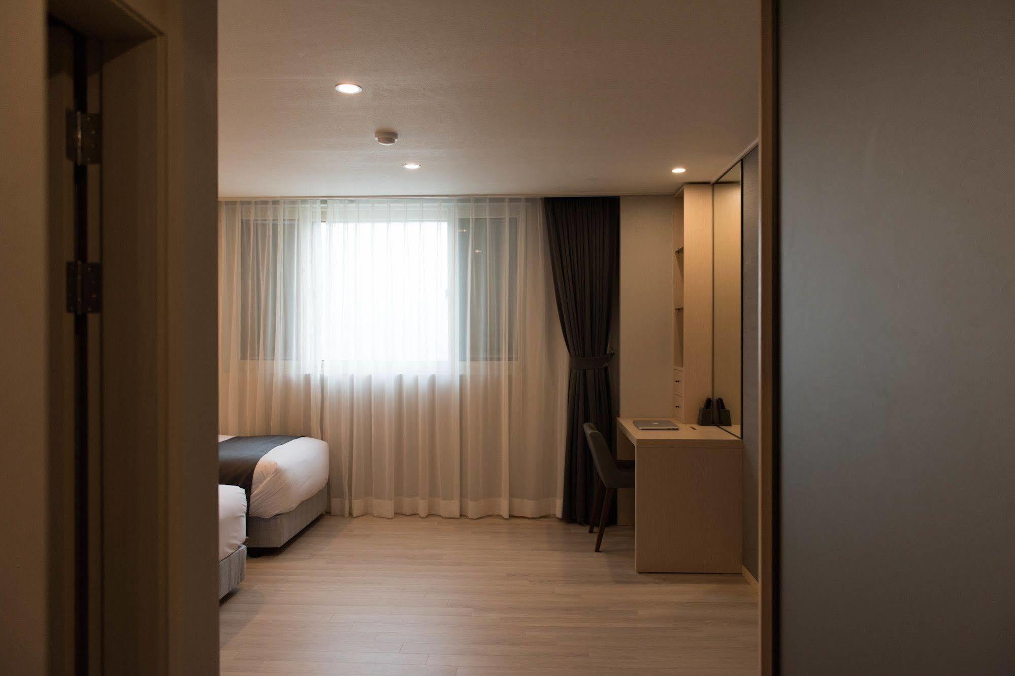 New Donghae Tourist Hotel Экстерьер фото